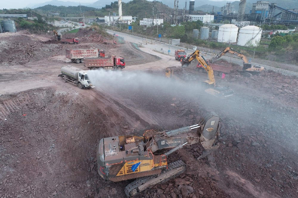 不停工、不斷檔，假期建設(shè)忙！